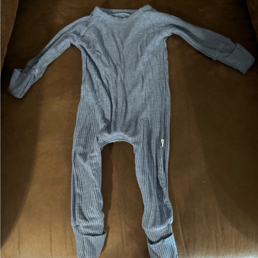 Little Sleepies ribbed crescent zippy